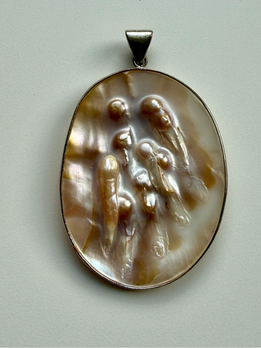 Mother of Pearl Iridescent Oval Pendant - Unbranded
